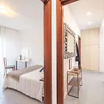 Myo Apartment